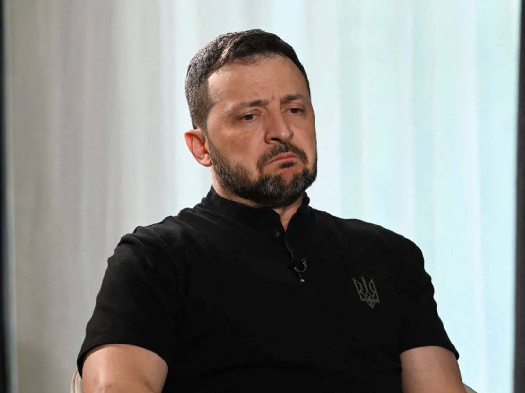 澤連斯基終于承認：烏軍死亡10萬，850萬人外逃，烏克蘭還能擠出多少動員兵？