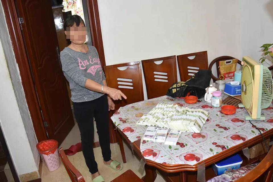 廣東一保姆盜走雇主家中90余萬(wàn)元財(cái)物，嫌疑人已被刑事拘留