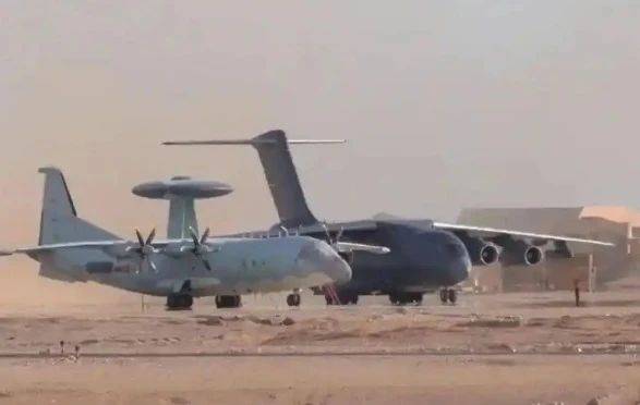 動(dòng)真格了！6000公里洲際投送，解放軍突降埃及，美國(guó)人心生忌憚