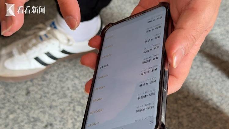 全家“吸血”！癱瘓哥哥在破舊老宅去世，弟弟冒領(lǐng)58萬(wàn)元工傷金買奔馳