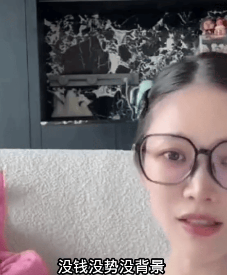 杜淳妻子深夜透露娛樂(lè)圈內(nèi)幕：沒(méi)錢沒(méi)勢(shì)沒(méi)背景在這個(gè)圈子想有一席之地挺難的