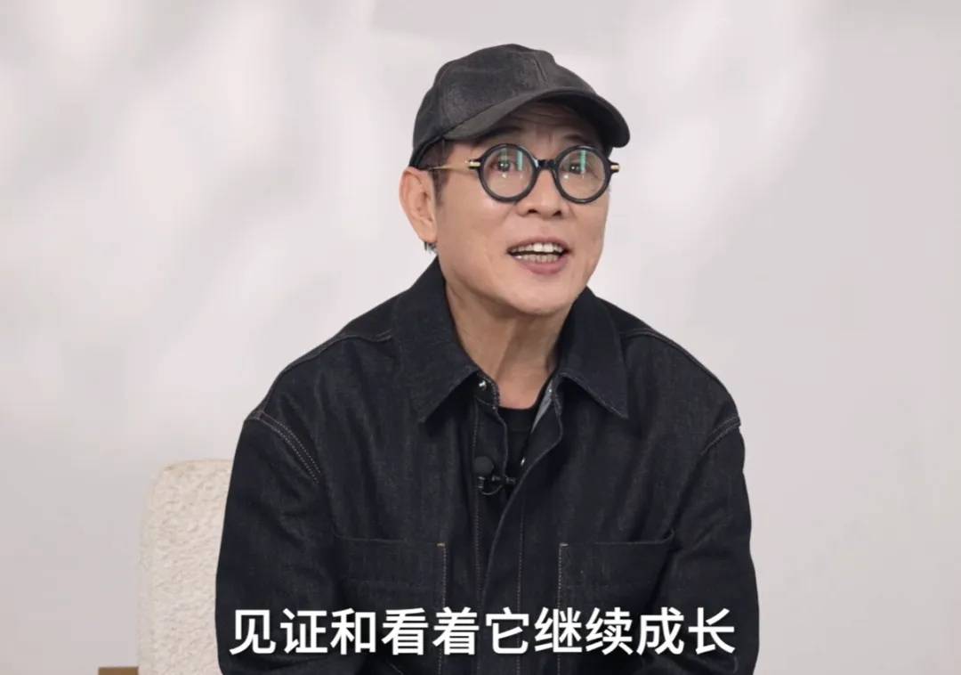 李連杰時隔50年重返金門大橋，曬照感慨“人老了”，已交代后事：樹葬海葬無所謂