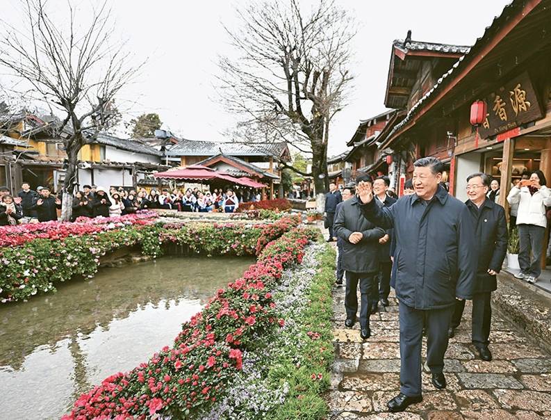 鍥而不舍落實中央八項規(guī)定精神，以優(yōu)良黨風引領社風民風