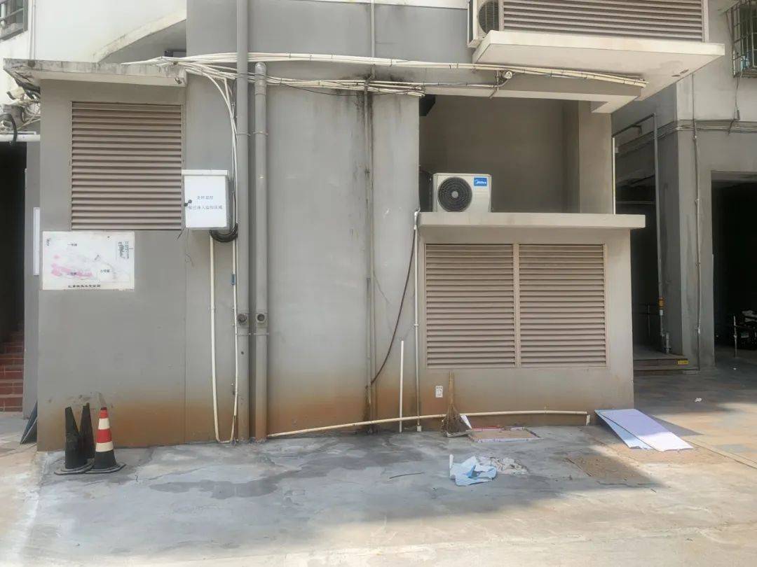 未公示，未征求意見(jiàn)！廈門一小區(qū)建充電棚，惹怒業(yè)主