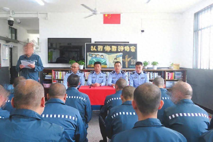 男子在上海監(jiān)獄服刑11年，出獄前才得知兩位家人已病逝...極大生活困境，他深深擔(dān)憂(yōu)→