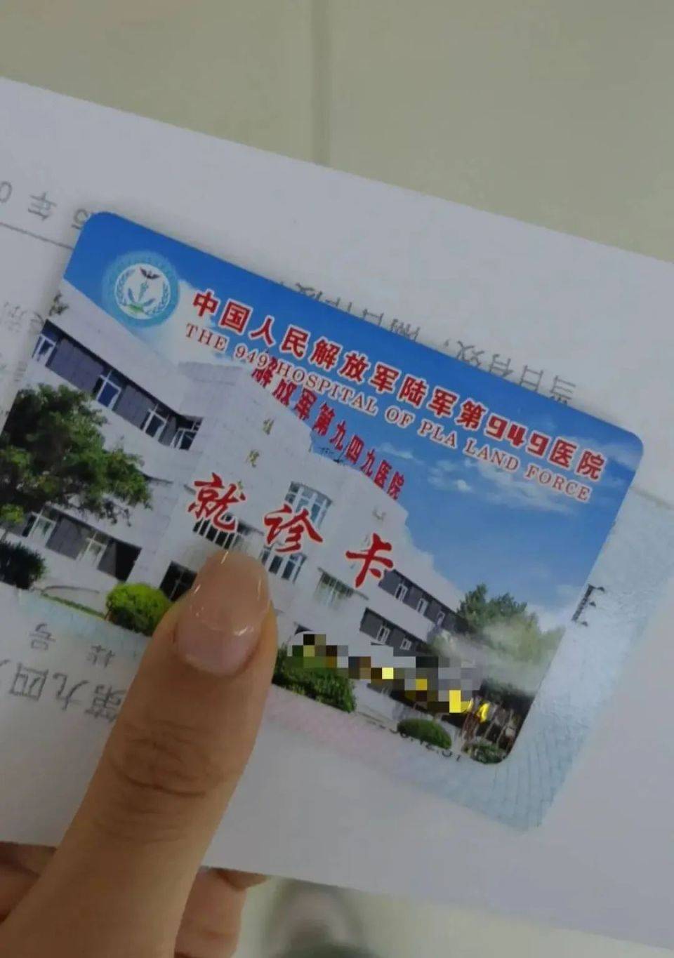 女子坐飛機(jī)智齒創(chuàng)口高空爆血，空姐、醫(yī)生乘客出手了！