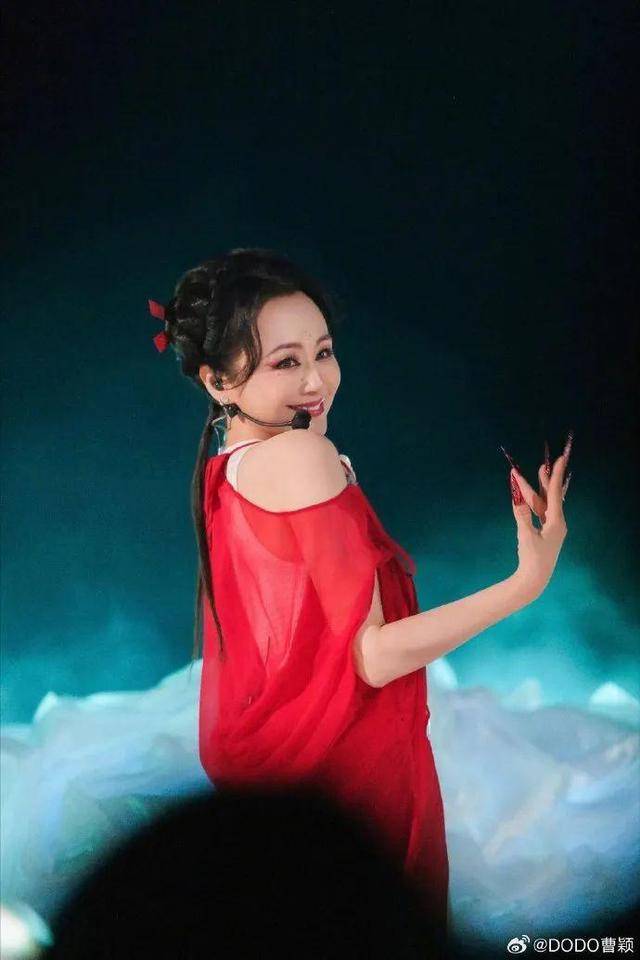 51歲曹穎自曝患胃癌，兒子還??！最放心不下兒子