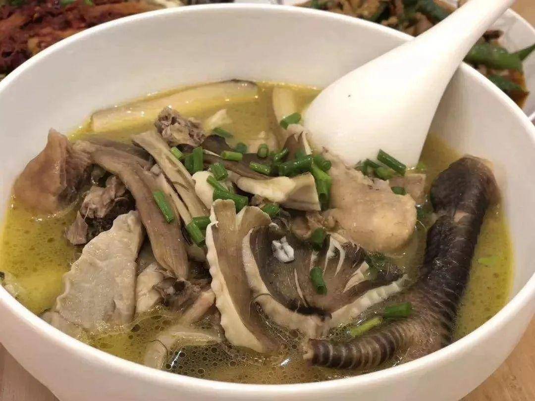“天價”雞樅調(diào)查：最貴賣到1800元/公斤！雨水少致產(chǎn)量低，多地價高客少