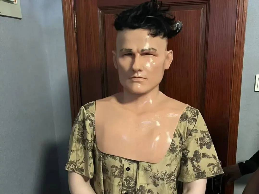 江蘇一男子戴仿真“人皮”面具入室盜竊，流竄多個(gè)小區(qū)作案，涉案金額達(dá)15萬余元