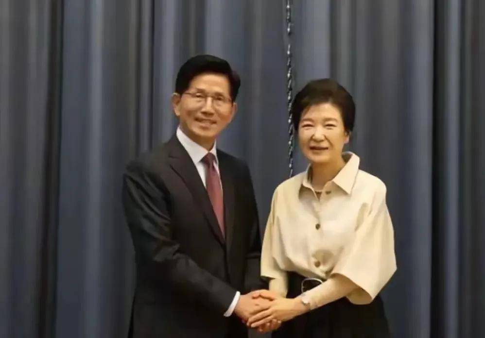 李在明勝利無望？李明博、樸槿惠聯(lián)手，韓國大選進入白熱化階段！