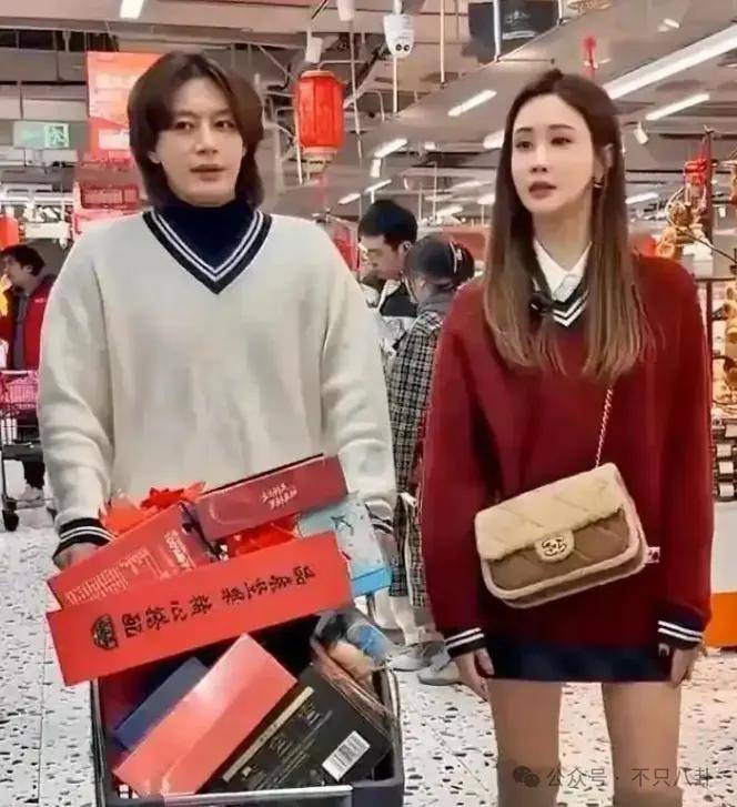 自曝與丈夫經(jīng)常吵架？但怎么感覺她是在變相秀恩愛呢！