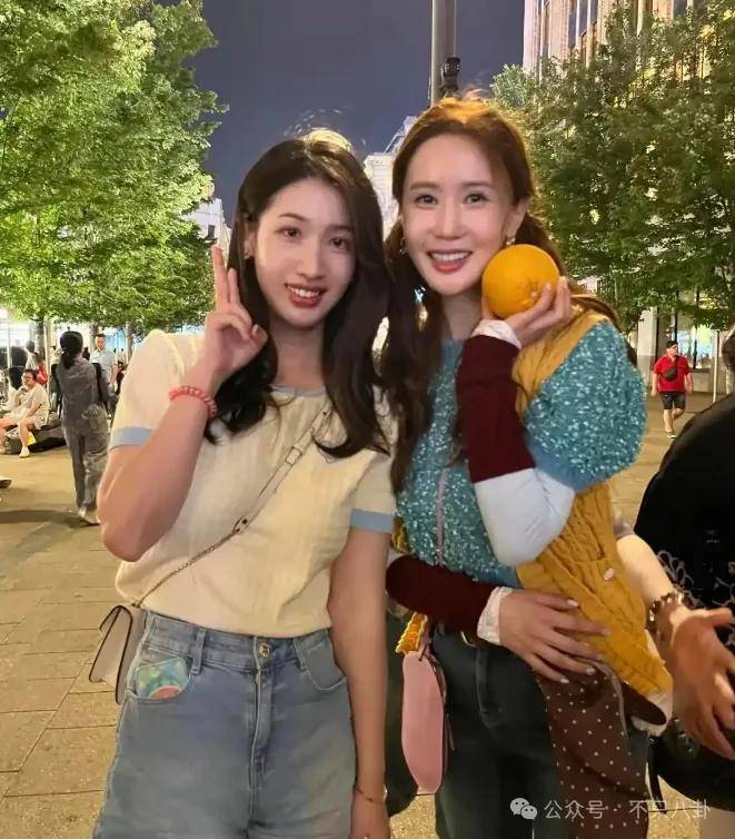 自曝與丈夫經(jīng)常吵架？但怎么感覺她是在變相秀恩愛呢！
