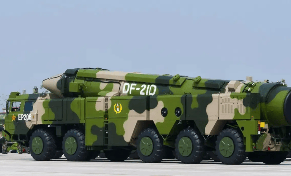 臺(tái)軍5架戰(zhàn)機(jī)挑釁遼寧艦，特朗普發(fā)現(xiàn)不對(duì)勁，緊急扣下64架F-16V