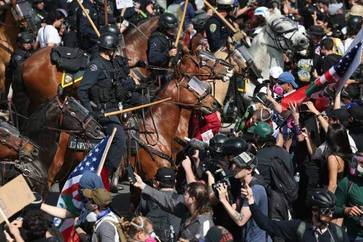奧巴馬發(fā)聲，白宮懟：美國(guó)人要真在意你的想法，就選哈里斯了