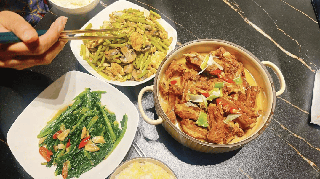 “包月800，不談戀愛(ài)”，上門(mén)做飯的年輕人有多搶手