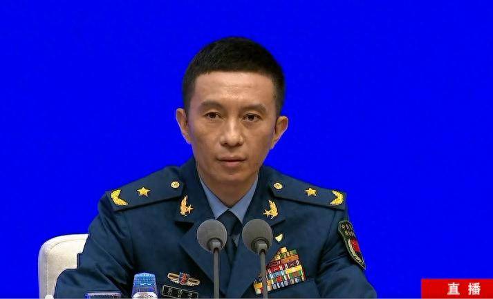 閱兵領(lǐng)導(dǎo)小組辦公室副主任吳澤棵少將：所有參閱裝備均為國(guó)產(chǎn)現(xiàn)役主戰(zhàn)裝備