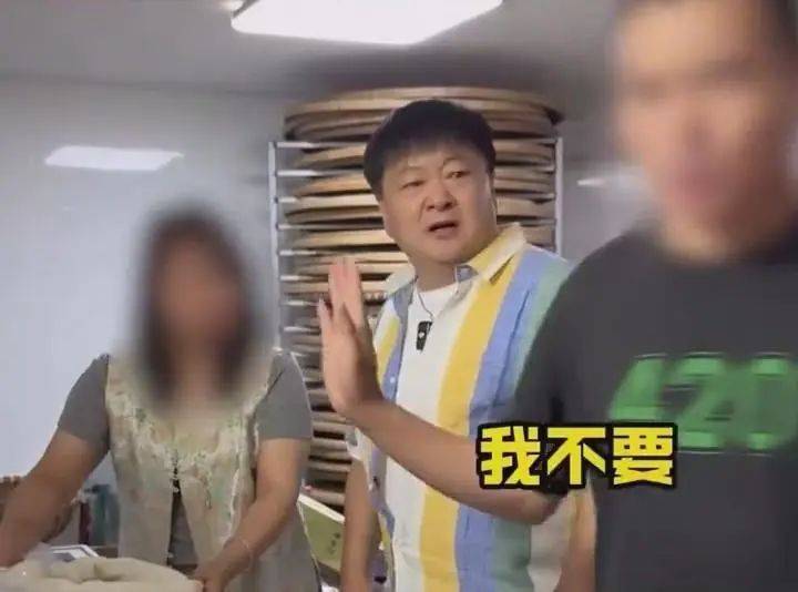 知名演員曝杭州一茶葉店茶水要價100元一杯，有男子稱“愛買不買”，當?shù)乇O(jiān)管部門介入