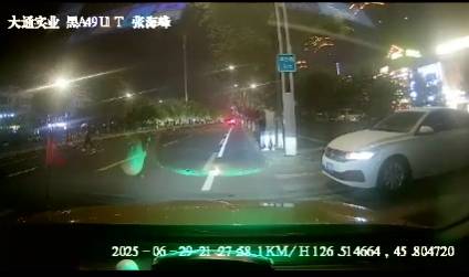 哈爾濱市14歲女孩夜晚突然休克！多虧好的哥張海峰