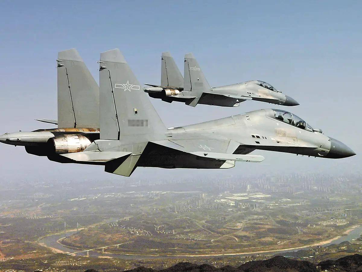 伊朗空軍覆滅后，殲16意外登頂外網熱搜：中國造武器在全球又火了