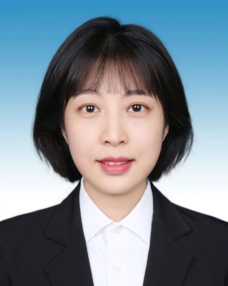 生于1990年、北大畢業(yè)，陳露擬提拔