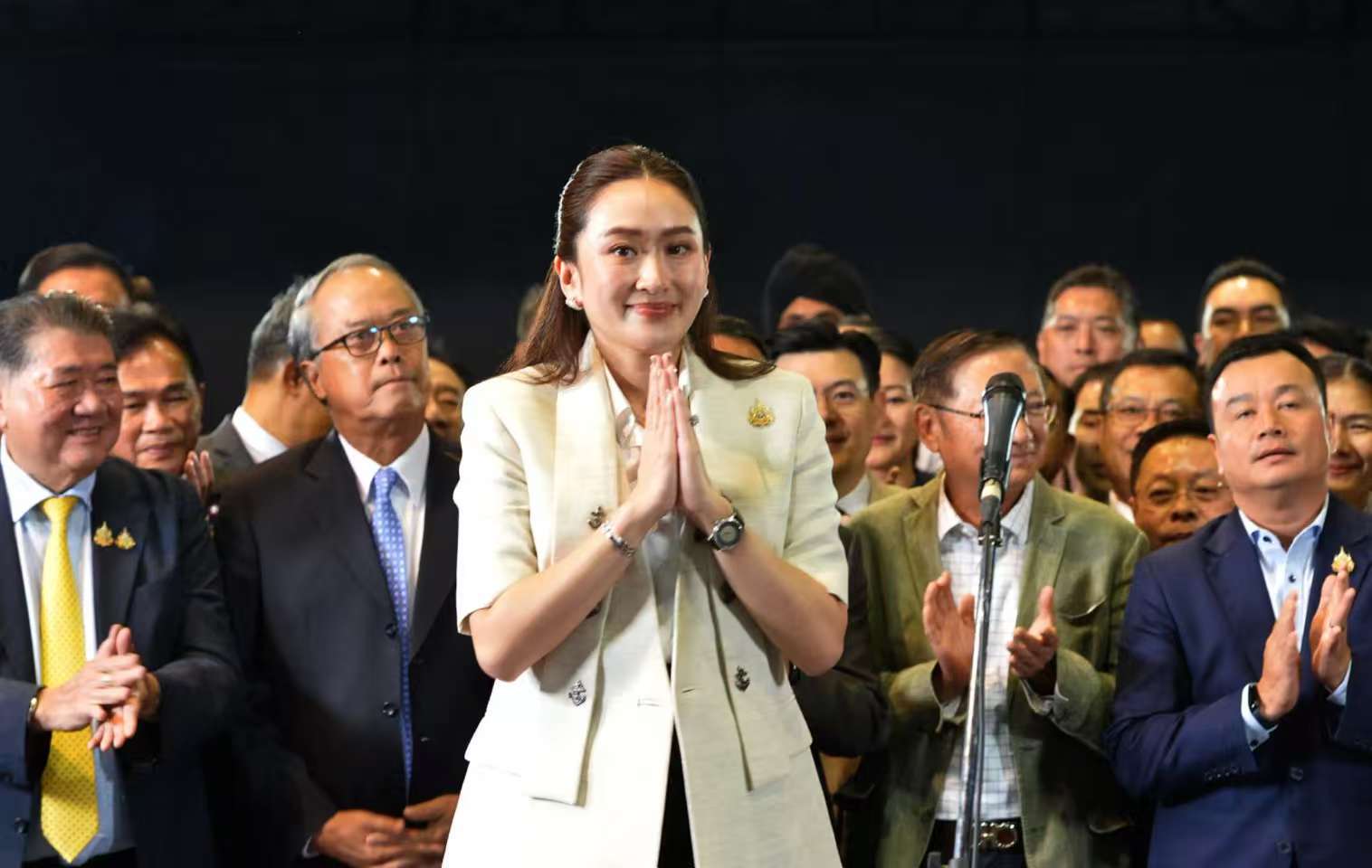 泰國政壇大地震！泰國總理剛退位，洪森計謀成功了，中方火速表態(tài)
