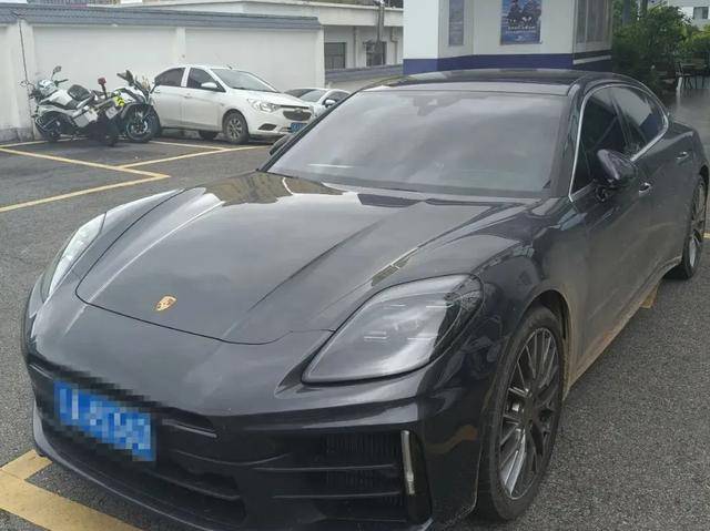 離奇！昆明一輛140萬的保時捷在停車場憑空消失