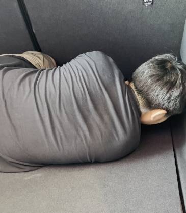 9歲男童被安排后備箱數(shù)小時，生母再發(fā)聲：已提起訴訟
