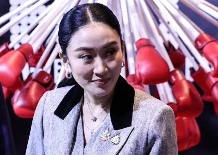 4比2，泰國最新民調(diào)出爐，佩通坦想官復(fù)原職，中方說了句公道話