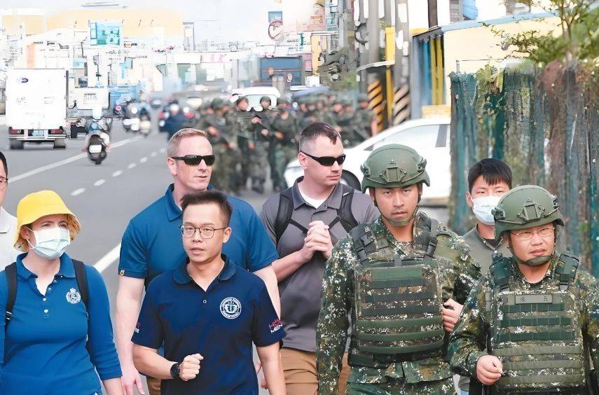 美國專家建議撤走在臺教官團，“臺獨分子”跪地挽留人格喪盡
