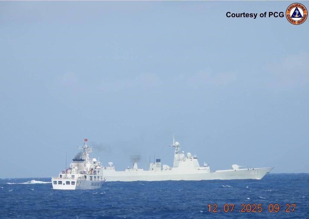菲軍纏上815電偵船，中國海軍052D艦鎮(zhèn)場，我們目標是英美日航母