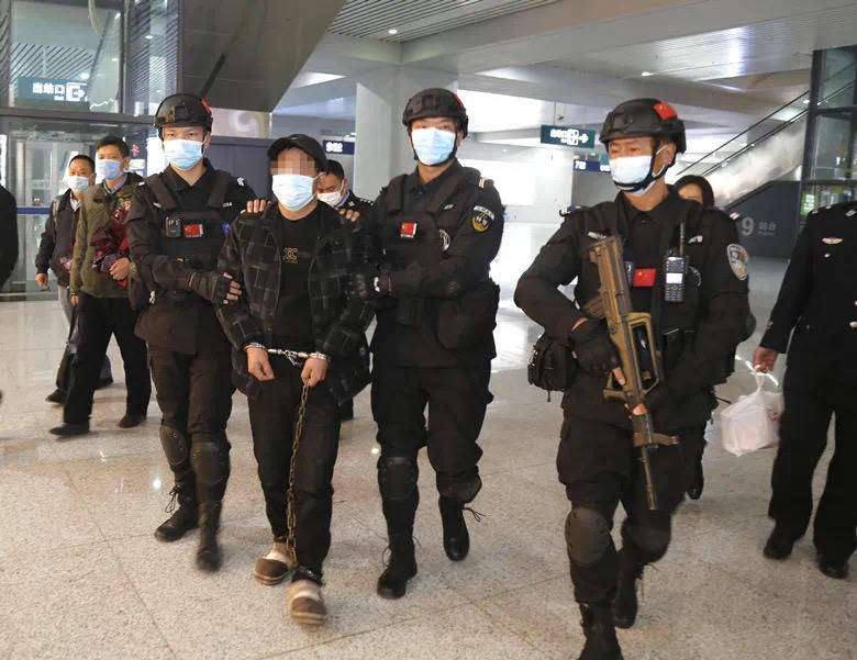 “男子強奸嫂嫂出獄后又刺死見義勇為者”案二審，擇日宣判 警方曾披露抓捕過程等諸多細(xì)節(jié)
