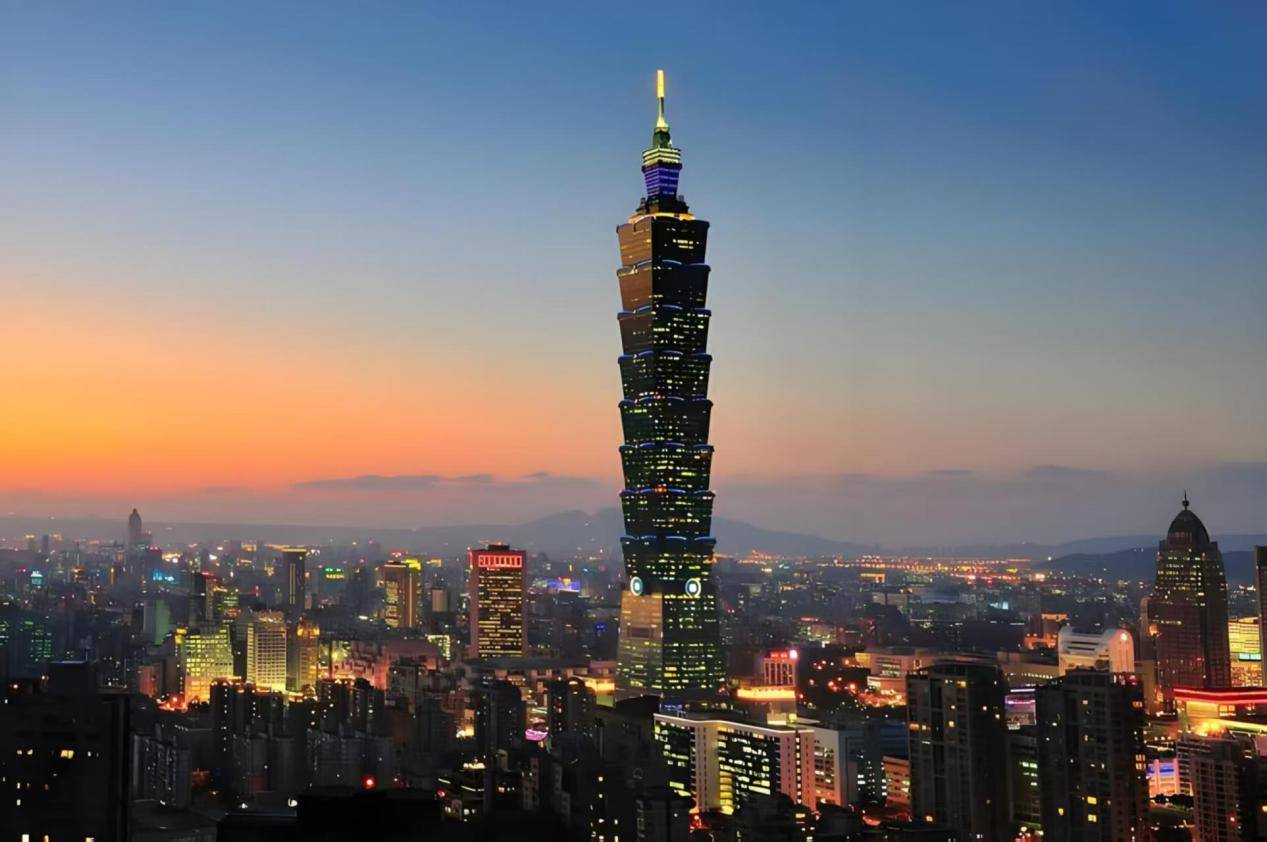 剛剛！中方連發(fā)三道警告，我外長(zhǎng)公開表態(tài)，絕不允許日本強(qiáng)軍擴(kuò)武