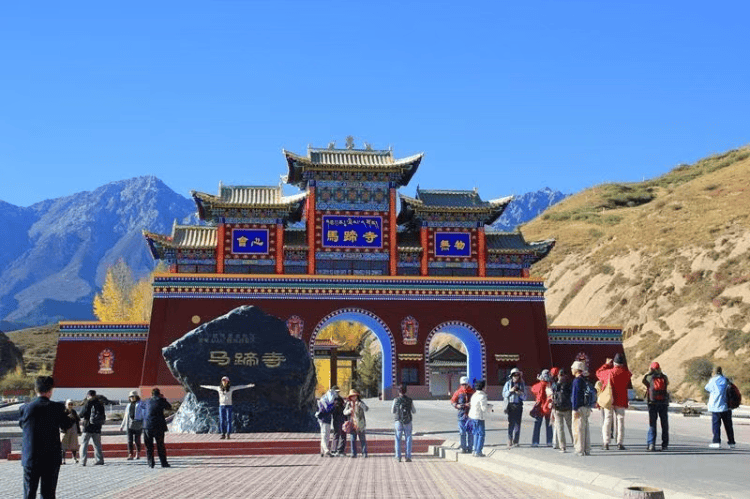 甘肅馬蹄寺景區(qū)被曝收300元/人“天價過路費”，當(dāng)?shù)匚穆貌块T：屬實，已下發(fā)整改函
