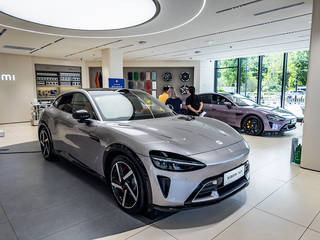 近百輛小米YU7流入二手車市場，百公里準新車加價1萬起
