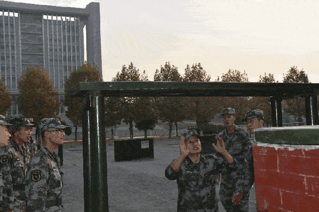 中國特種兵新裝備摸禿美軍，網(wǎng)友：你跟我說這是解放軍？