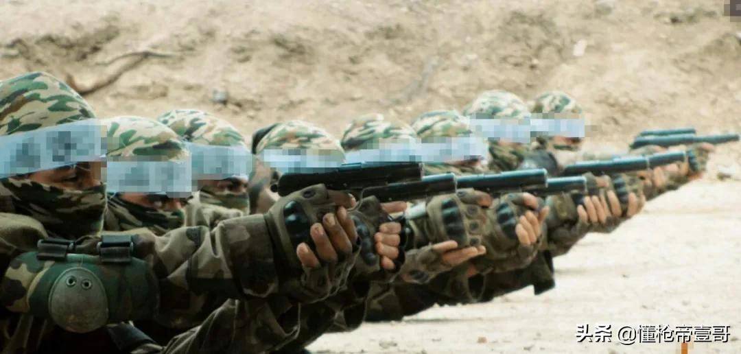 中國特種兵新裝備摸禿美軍，網(wǎng)友：你跟我說這是解放軍？