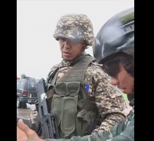 中國特種兵新裝備摸禿美軍，網(wǎng)友：你跟我說這是解放軍？