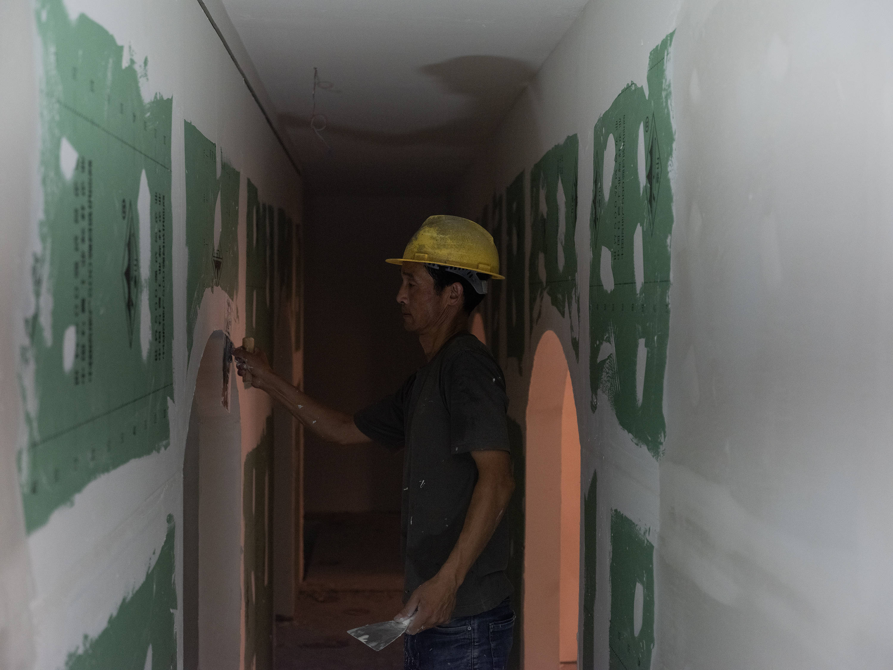 建筑工地申請(qǐng)不到6塊冰 59歲工人中暑失業(yè)