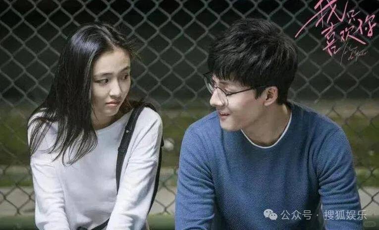 離婚三年又被拍到親密逛超市，他倆這是純帶娃還是真復(fù)合了？