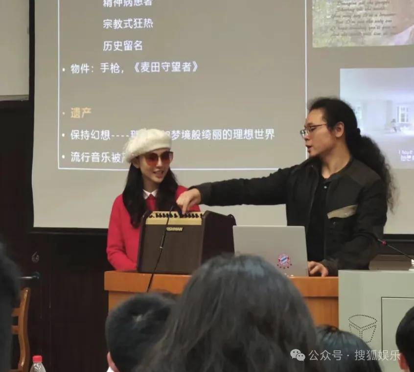 離婚三年又被拍到親密逛超市，他倆這是純帶娃還是真復(fù)合了？