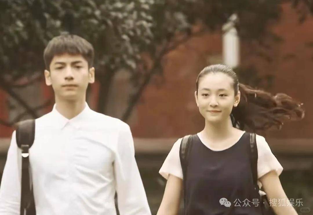 離婚三年又被拍到親密逛超市，他倆這是純帶娃還是真復(fù)合了？