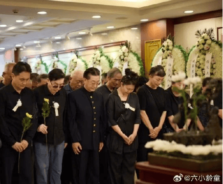 演員六小齡童、閆妮發(fā)文悼念！“他是我們的偶像”
