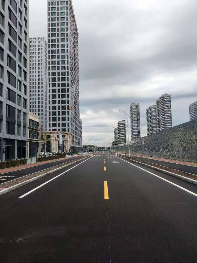 雙向2車道！哈爾濱市群力外灘1898配套道路—規(guī)劃一路工程正式完工通車