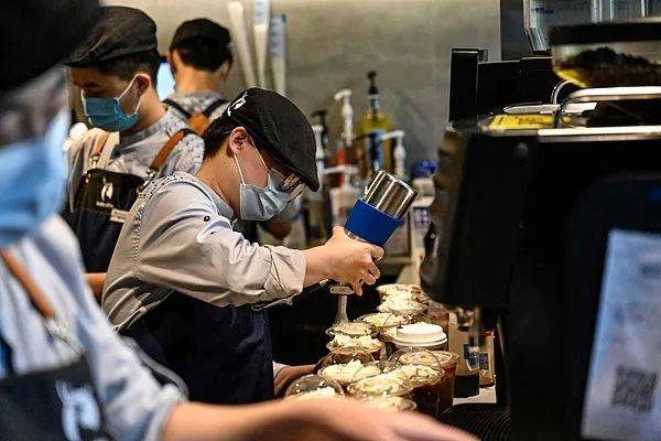 “不交社?！睗撘?guī)則被打破，快餐茶飲的繳納現(xiàn)狀如何？