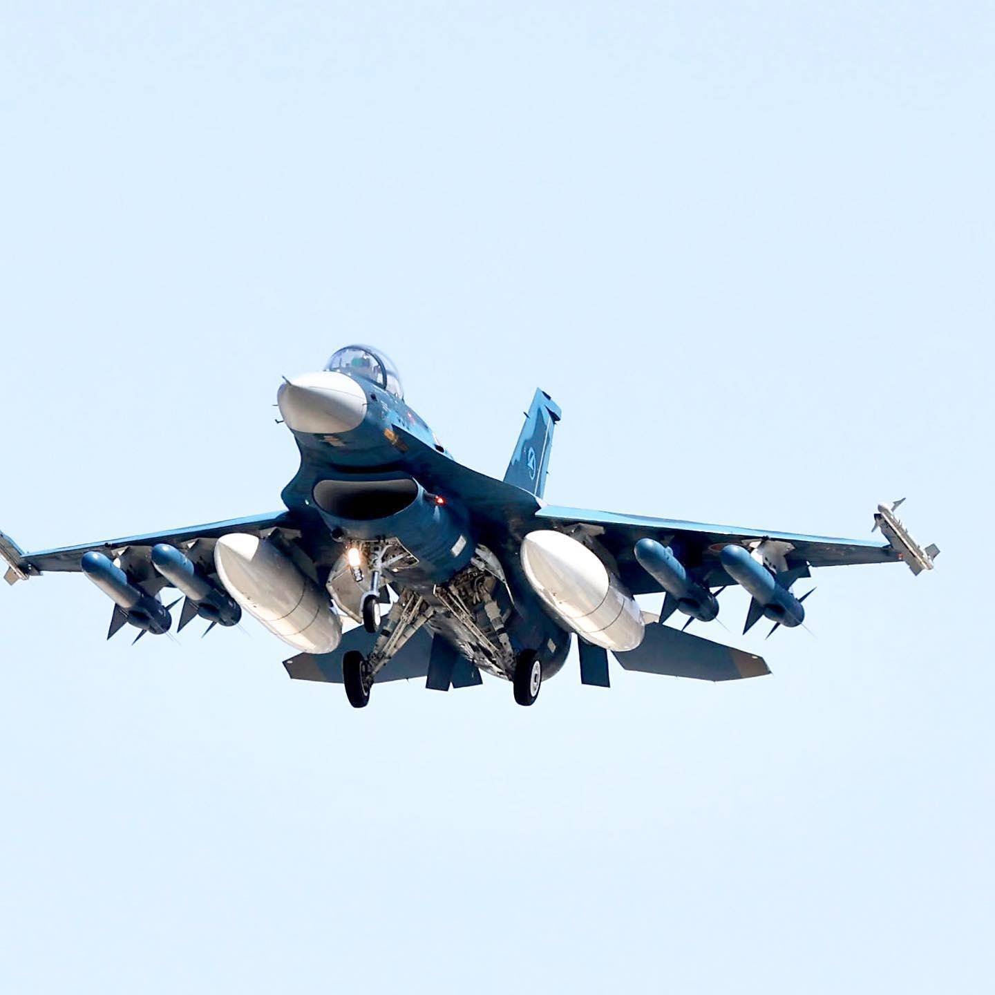 釣魚島上空演練偷襲中國航母，日本自衛(wèi)隊傳來噩耗：F-2戰(zhàn)機(jī)墜海