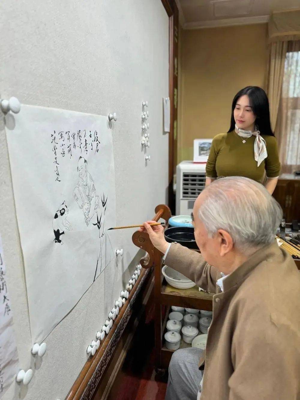 87歲書畫大師范曾被嬌妻帶走失聯(lián)？公司賬號回復(fù)稱“謠言”