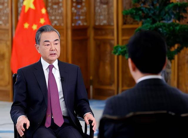 9.3大閱兵前，德外長(zhǎng)跑到日本，逼中方連退3步，毛寧8字給其定性