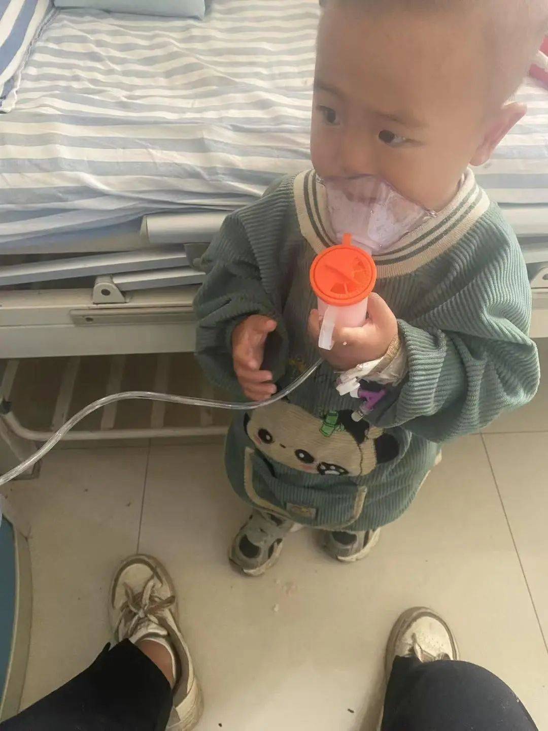 1歲男孩家門口失蹤已超6天！媽媽：爺爺睡了20分鐘他就不見了，孩子爸爸去年患癌去世；當(dāng)?shù)匾颜归_地毯式搜索