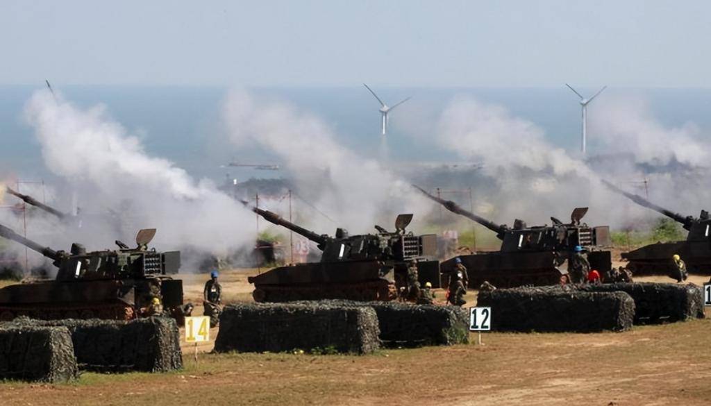 中方七艘大船齊聚東海南下！臺(tái)美如臨大敵，美軍偵察機(jī)火速出動(dòng)，五角大樓不敢怠慢