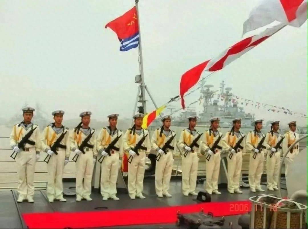 解放軍海軍裝備俄制AKS-74U，為啥不用國產(chǎn)步槍？